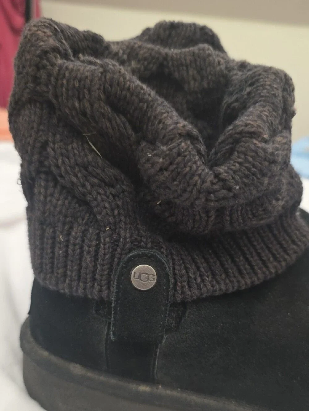 UGG Saela Black Suede Cable Knit Fold Over Ankle Boots Size 9